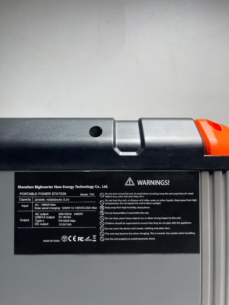 OA PowerCore 2400 specification label: 2016Wh / 630000mAh, 2400W AC output, 1200W solar input